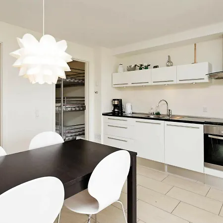 4 Person In Appartement *
