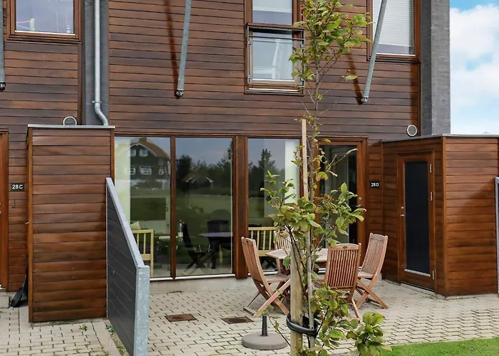 4 Person In Bogense-by Traum *